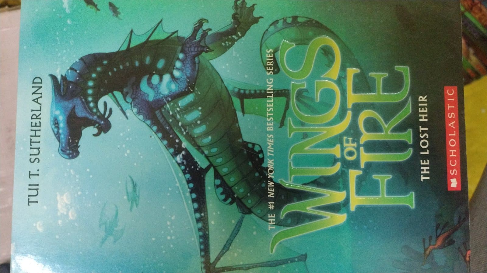 Cover of (wings of fire 8 book set) THE DARK SECRET, THE DRAGONET PROPHECY, MOON RISING, THE HIBE QUEEN, THE LOST HEIR, THE HIDDEN KINGDOM, THE DENGEROUS GIFT, WINTER TURING